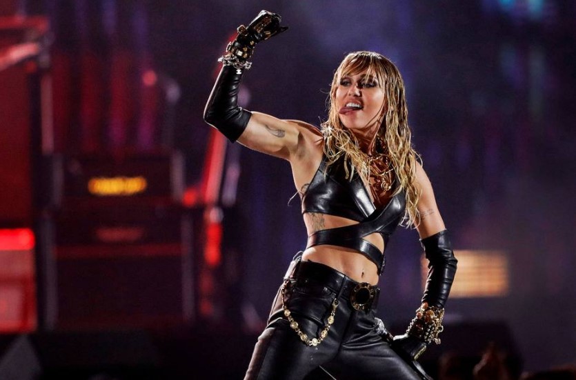 Miley Cyrus é um dos destaques do Lollapalooza Brasil 2022
