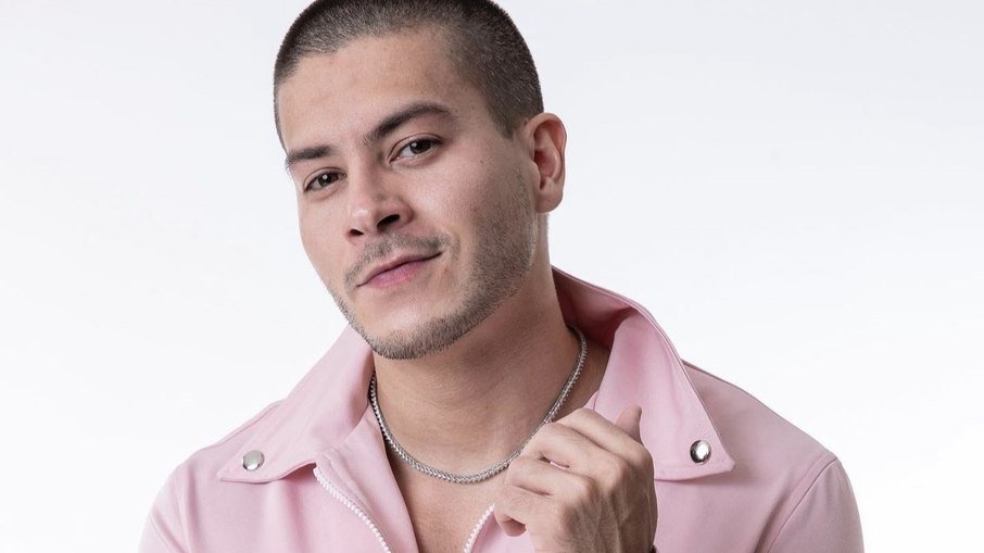 Arthur Aguiar é o novo líder