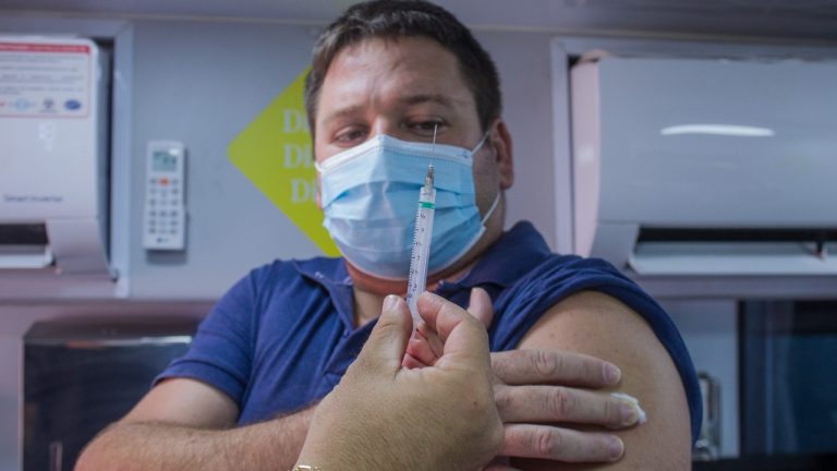 Vacinação contra Covid-19 segue em oito pontos de Campo Grande das 7h30 até 17h