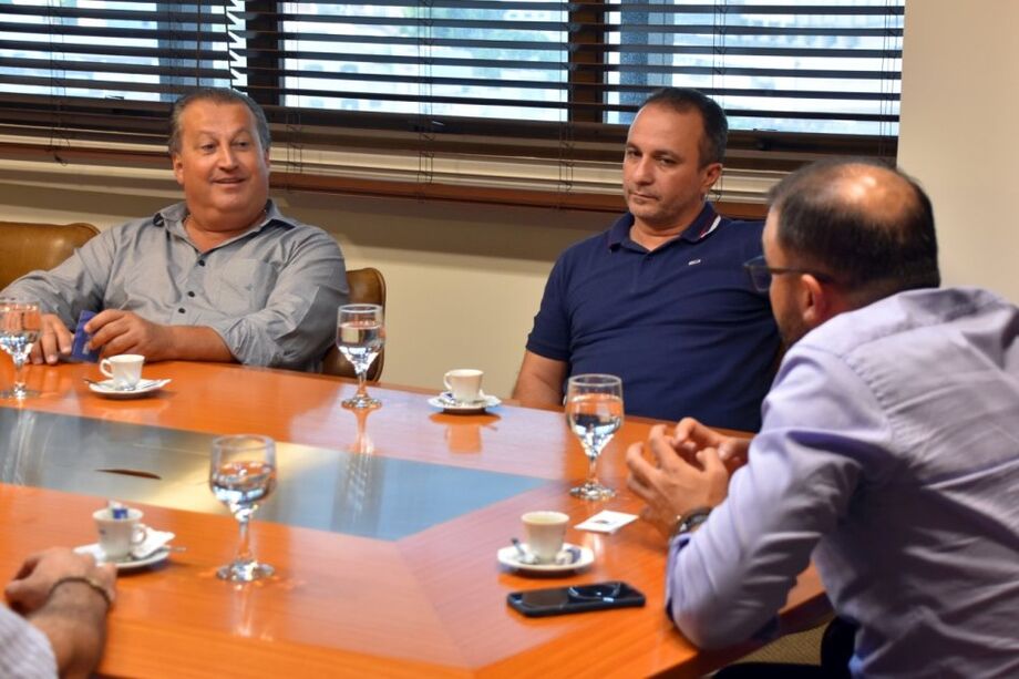 O encontro aconteceu ontem