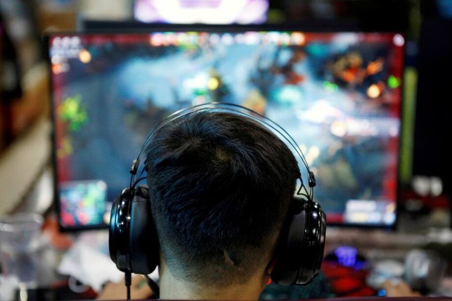 Ouvir sons com intensidade superior à recomendada pode prejudicar a audição, destacam especialistas