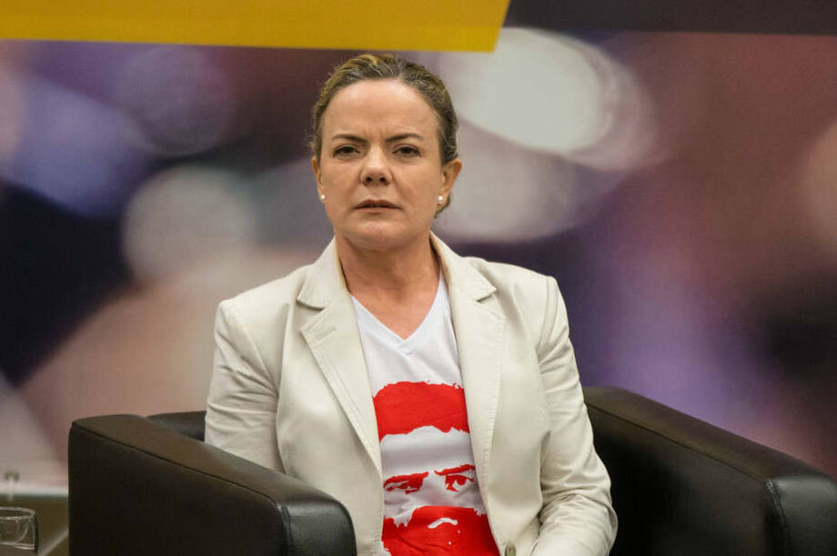 Gleisi Hoffmann (PT) será a primeira presidente da federação entre PT, PCdoB e PV.