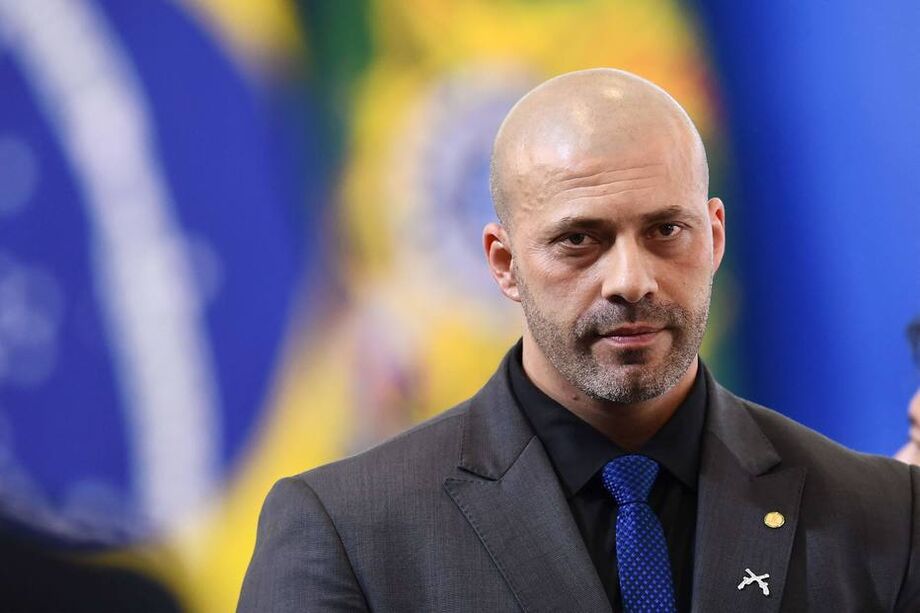 Daniel Silveira foi condenado pelo STF por promover ataques à Corte e ao Congresso, agressões aos próprios ministros do Supremo e divulgar atos antidemocráticos.