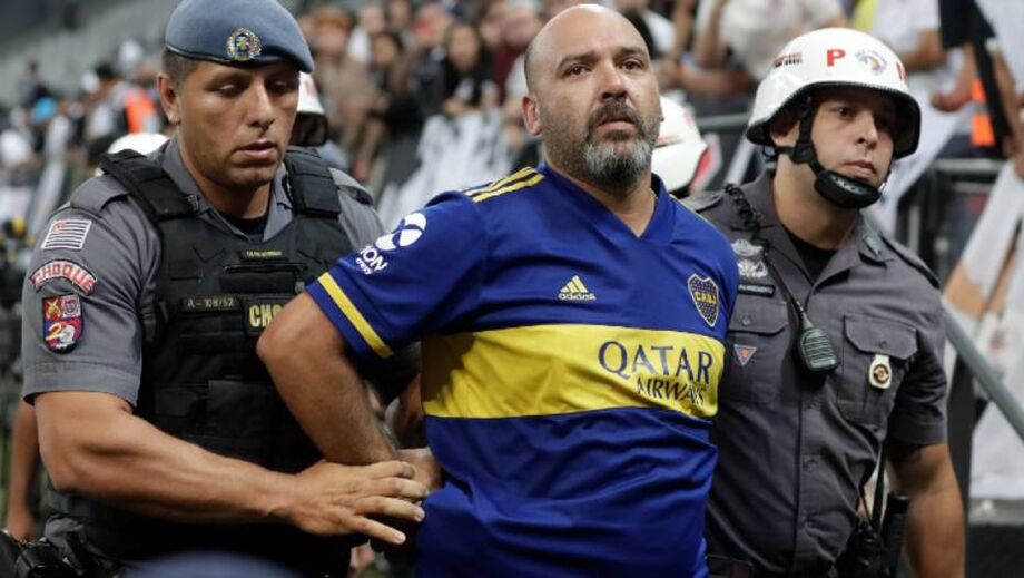 Torcedor do Boca é preso pela polícia após gesto racista nas arquibancadas da Neo Química Arena