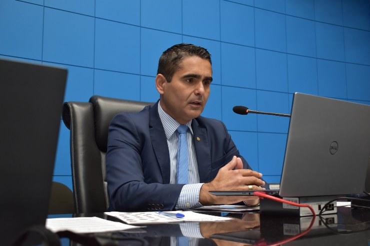 Herculano parabeniza policiais que salvaram criança de engasgo