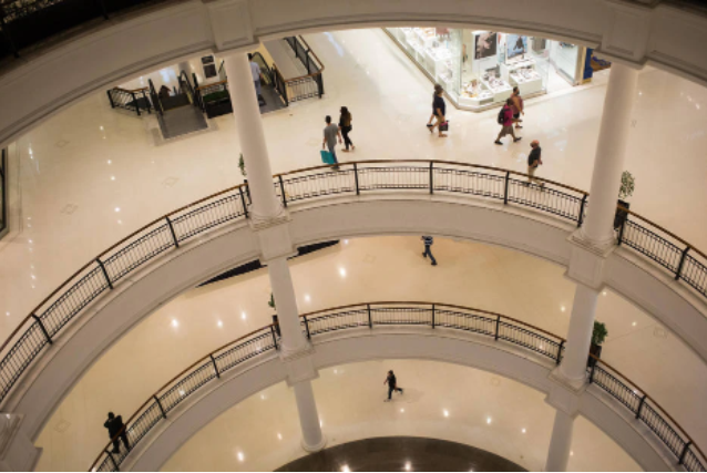 om menos fôlego financeiro do que a Aliansce, a Ancar tem passado os últimos dias batendo na porta dos fundos, na tentativa de angariar apoio para fazer uma proposta mais vantajosa para a BRMalls, conforme fontes