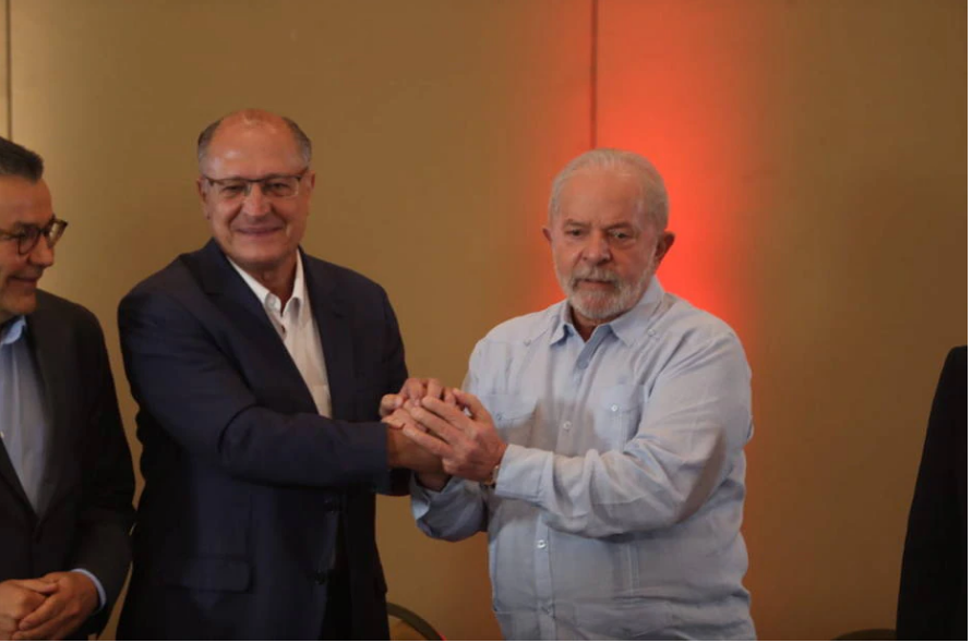 Com o adiamento, o PT espera reunir todos os aliados no mesmo palanque para dar a ideia de uma frente ampla em torno de Lula.