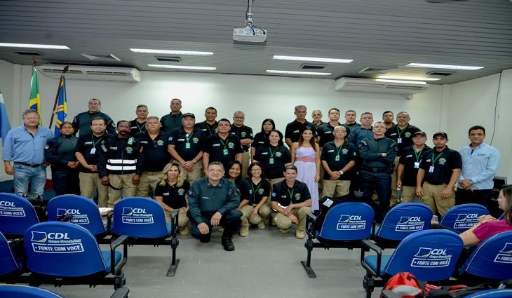 Policiais militares e fiscais foram certificados após concluírem a capacitação integrada teórica.