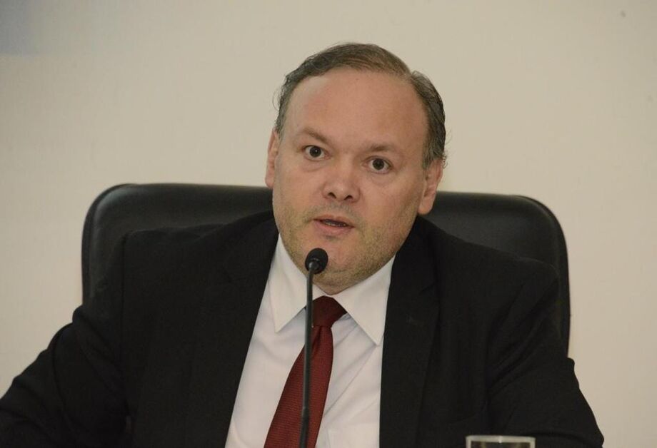 Herbert é Professor de Filosofia do Direito da ESMAGIS