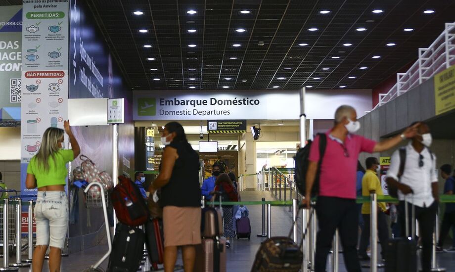Maior fluxo em aeroportos e rodovias devem ser hoje e na segunda-feira.