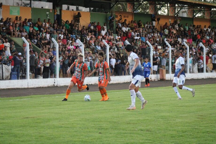 Jogo de Naviraiense e Costa Rica