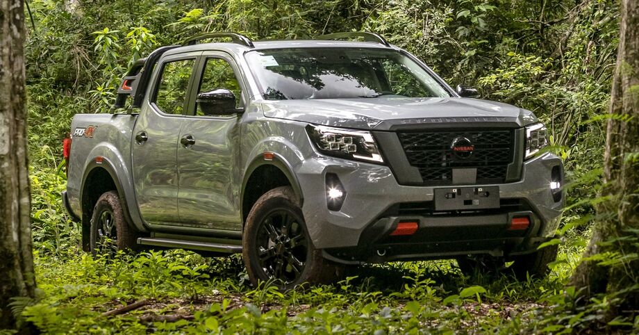 Apresentada em 2020 para o mercado global, a Nissan Frontier finalmente atualiza o seu design no Brasil.