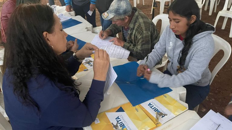 Entrega das primeiras casas