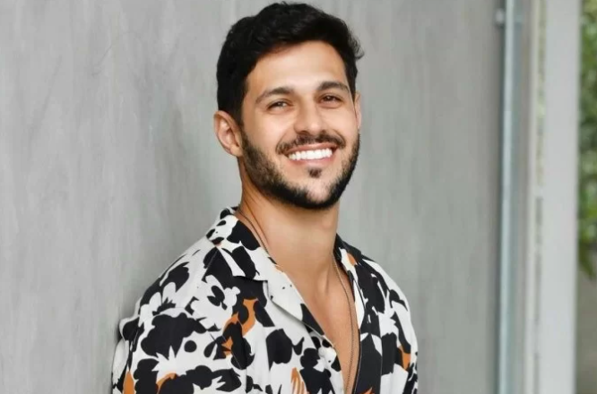 O Ex-BBB Rodrigo Mussi continua internado no Hospital das Clinicas.
