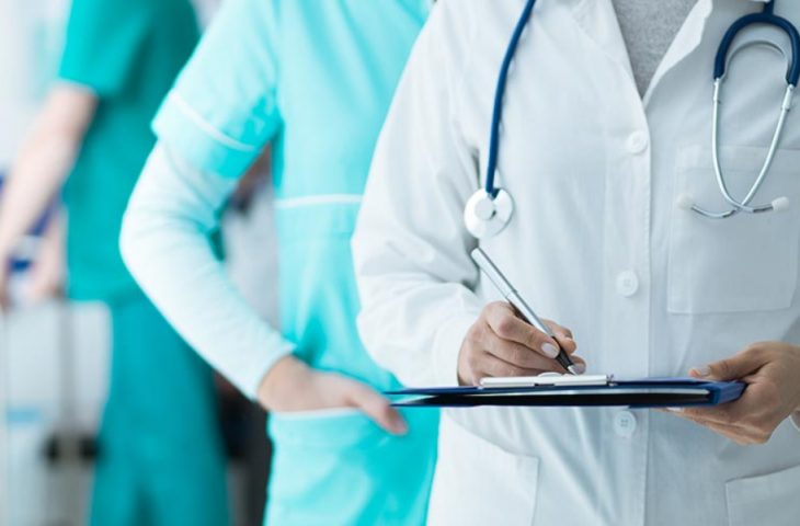 Concurso tem vagas para médicos