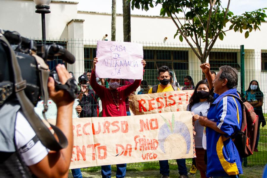 Fotos da manifestação ocorrida na manhã de sexta-feira (08)