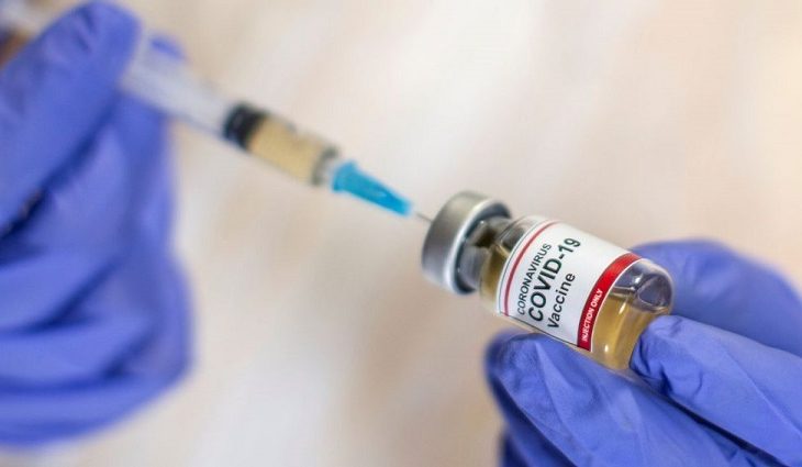 O estudo mostrou que seis meses após a aplicação da segunda dose, o nível de anticorpos presentes no organismo cai