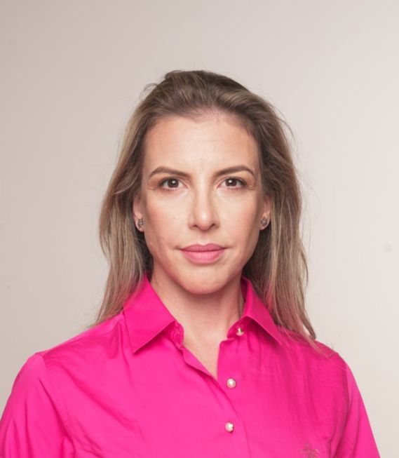 Viviane Nogueira Orro é médica nefrologista, trabalhadora do Sistema Único de Saúde (SUS) há 22 anos e presidente do PSD de Aquidauana-MS.