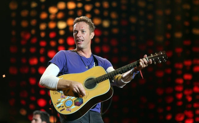 Após esgotar quatro datas em São Paulo, Coldplay anuncia quinto show na capital paulista para outubro de 2022.