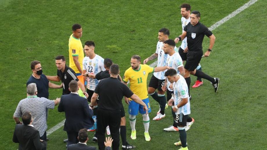 Jogo entre Brasil e Argentina foi suspenso por agentes da Anvisa por descumprimento de protocolo sanitário