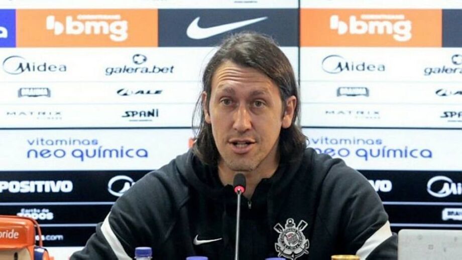 Torcedor tenta agredir Cássio após jogo da Copa do Brasil