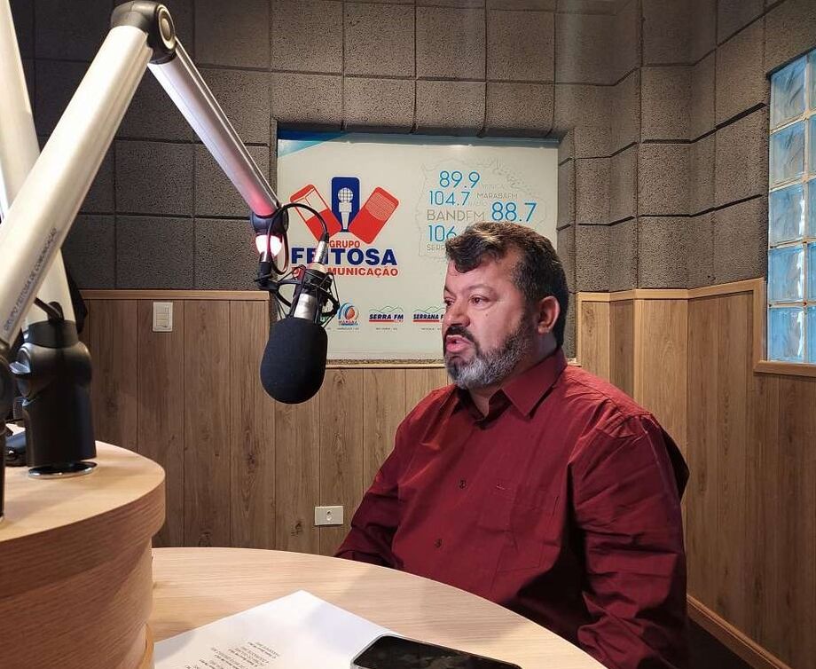 Diretor administrativo da Universidade Central do Paraguai, Carlos Bernardo