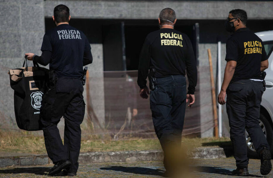O presidente Jair Bolsonaro editou dois decretos autorizando a nomeação de 625 novos policiais federais e a mesma quantidade de policiais rodoviários federais