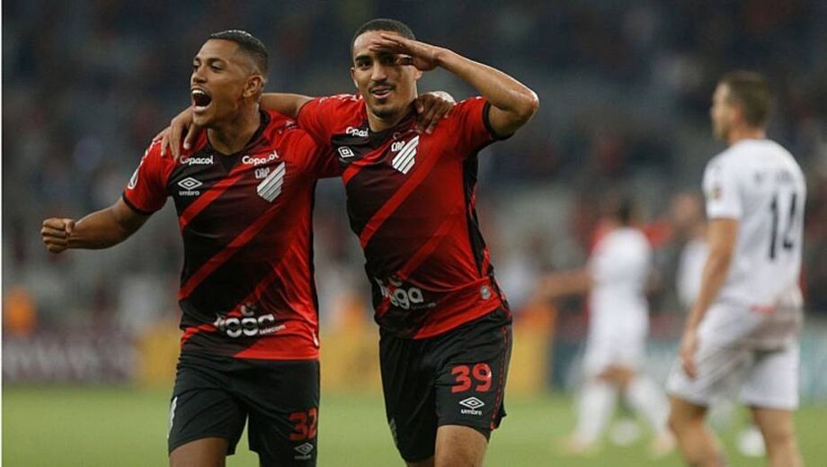 Athletico-PR derrota o Caracas e vai às oitavas de final da Copa Libertadores