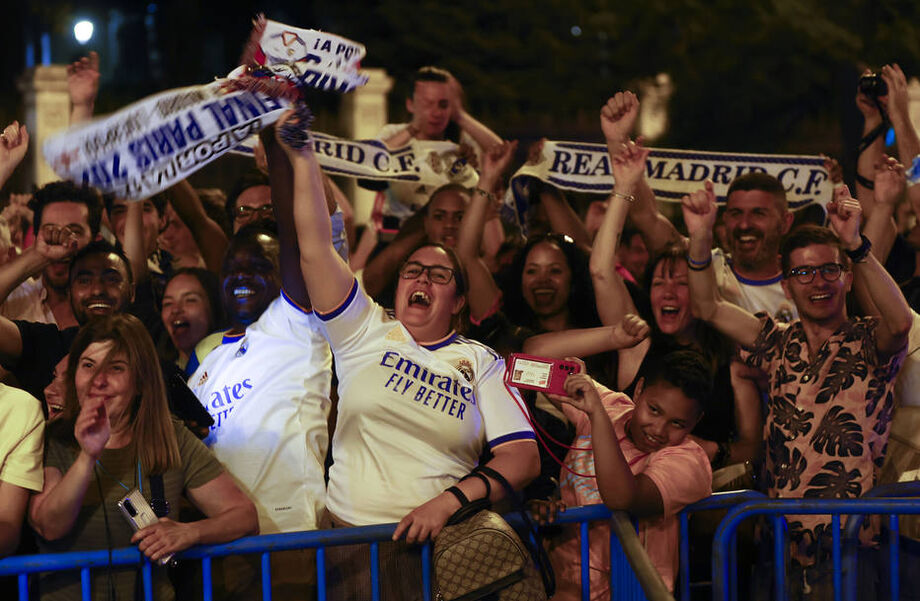 Torcedores do Real Madrid festejam a conquista da Liga dos Campeões