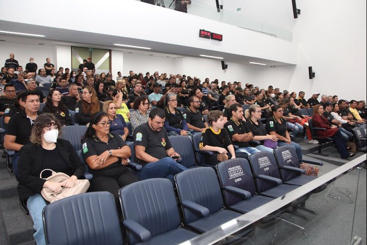 O evento, realizado presencialmente, lotou o plenário Deputado Júlio Maia, na Assembleia Legislativa de Mato Grosso do Sul (ALEMS)