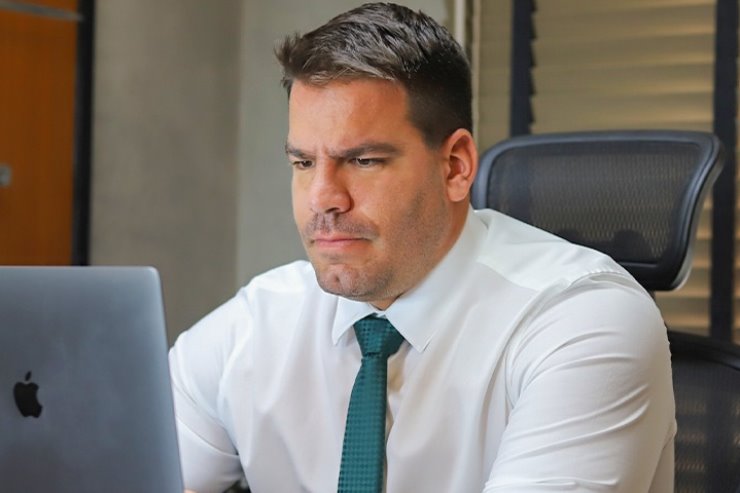 O deputado também destinou emenda na área da educação solicitando aquisição de ar-condicionado, notebook, retroprojetor, tela de projeção, bebedouros
