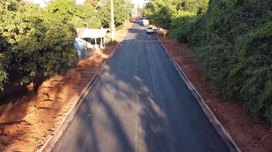 Via está sendo pavimentada