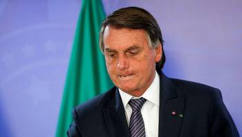 Bolsonaro concedeu a graça ao parlamentar em 21 de abril, menos de 24 horas após Silveira ser condenado pela Corte a 8 anos e 9 meses de prisão por atentar contra a democracia