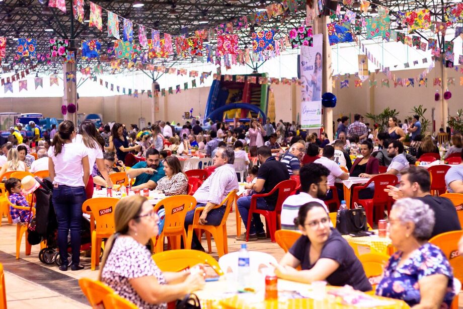 Serão 18 barracas participantes para atender do almoço ao jantar, repletas de quitutes como espetinho, cachorro-quente, pastel, arroz carreteiro, caldos, quentão, derivados do milho, doces, linguiça de Maracaju, dentre outros