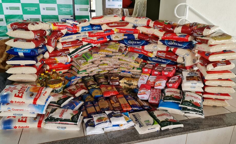 Foram doadas pelas delegações roupas, sapatos, agasalhos e itens de inverno, tudo em bom estado de conservação, além de alimentos não perecíveis