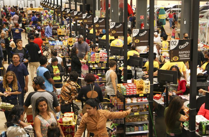 O comércio teve crescimento de 11.499 vagas em MS