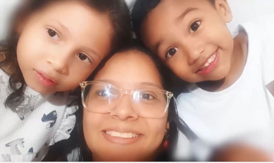 Ela é mãe de três: um anjo, uma filha biológica e um filho adotivo
