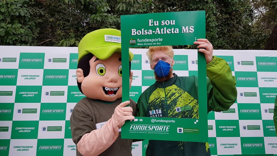 Os valores das bolsas por mês variam de R$ 500,00 a R$ 1.500,00. Os recursos são provenientes do Fundo de Investimentos Esportivos (FIE/MS)