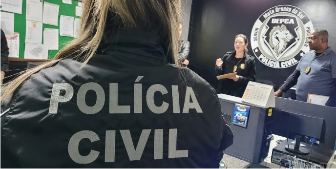 Até o momento dois alvos foram presos em flagrante