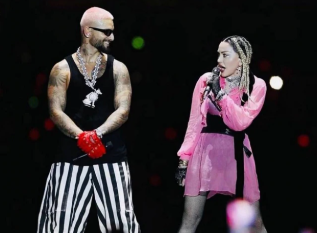 Madonna participou de show de Maluma na cidade de Medellín, na Colômbia.