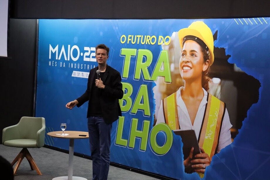 O  palestrante Arthur Igreja, autor do best-seller sobre inovação Conveniência é o nome do Negócio e co-fundador da plataforma AAA, falou sobre os desafios do futuro, inovação e como se conectar com um cenário de evoluções.