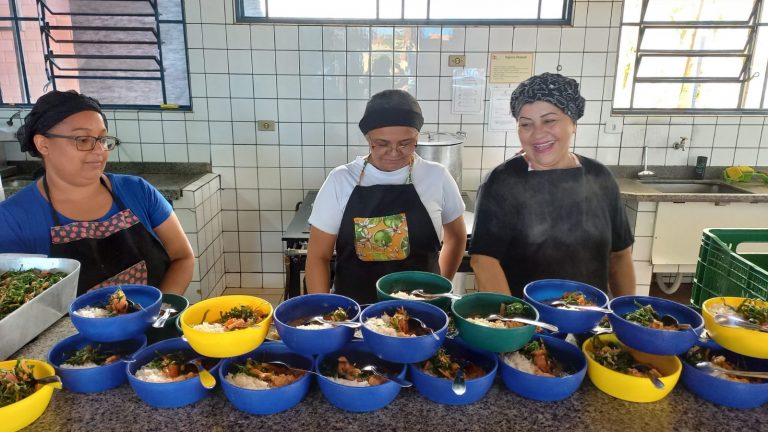 Os candidatos aprovados deverão se apresentar no dia 25 de julho, na Secretaria Municipal de Assistência Social (SAS), localizado na Rua dos Barbosas, n. 321 no Bairro Amambaí, às 8h