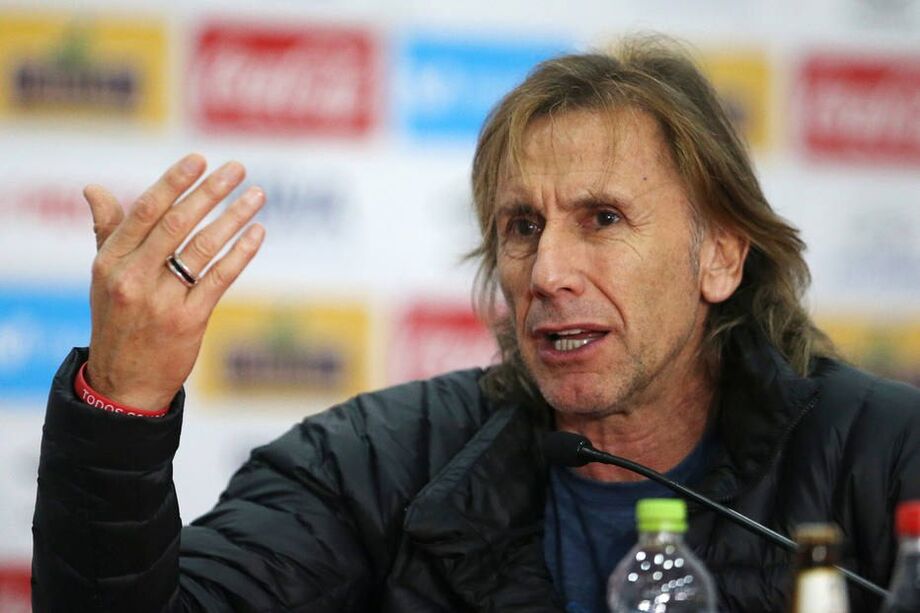 Ricardo Gareca concede entrevista coletiva em Lima.