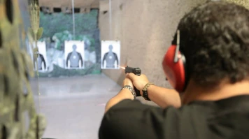 Os parlamentares pedem que somente as forças de segurança pública sejam autorizadas a circular livremente portando armas nos dias em que serão realizadas as votações do primeiro e segundo turno das eleições