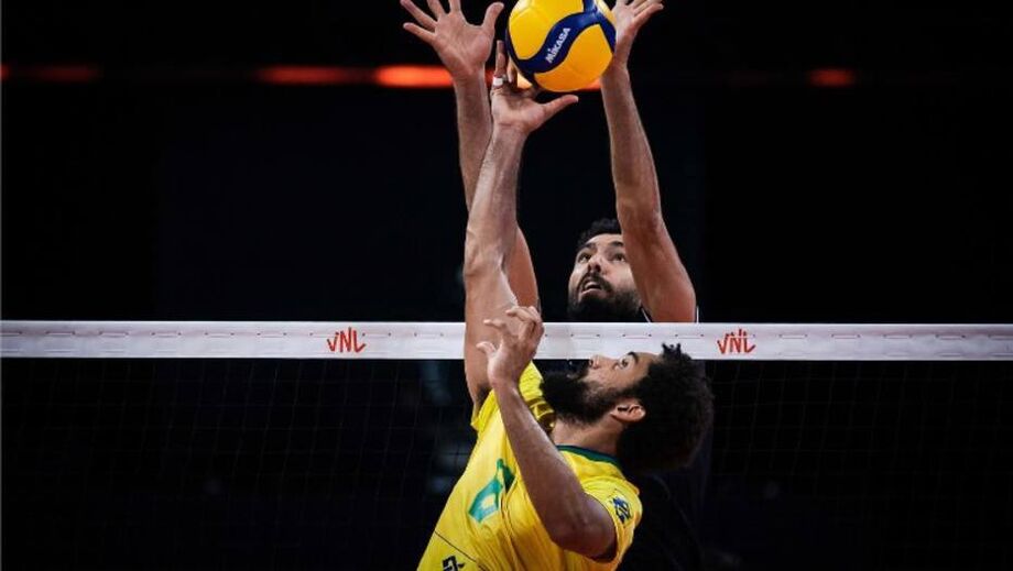 Os adversários abriram logo 5 a 0 no placar e só viram o os brasileiros marcarem o primeiro ponto quando Bieniek errou um saque
