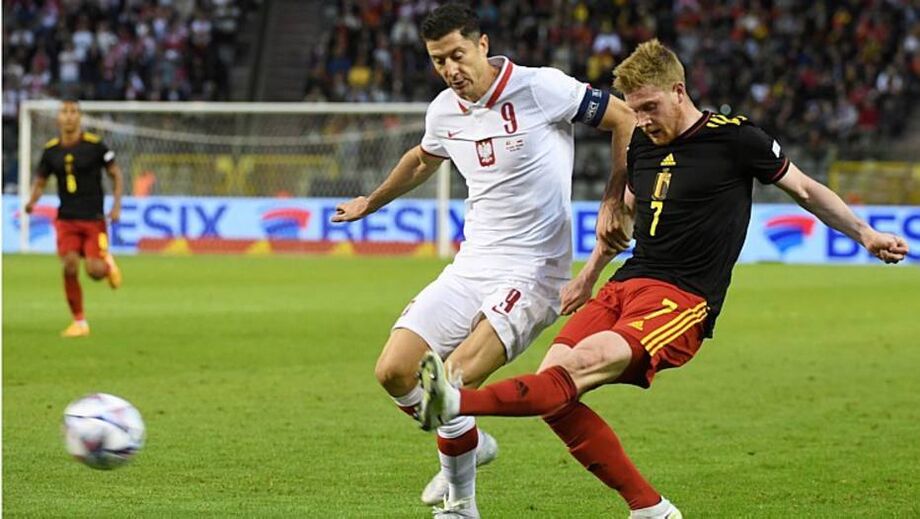 Lewandowski e De Bruyne travam duelo durante Bélgica x Polõnia em Bruxelas