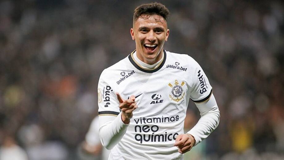 Gustavo Mantuan é um dos artilheiros do Corinthians no Brasileirão, com três gols