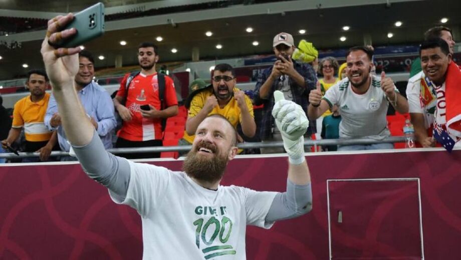 Andrew Redmayne comemora com a torcida a conquista da vaga pra a Copamdo Carar