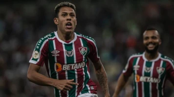 Fluminense freia sequência do Avaí e volta a vencer no Brasileirão