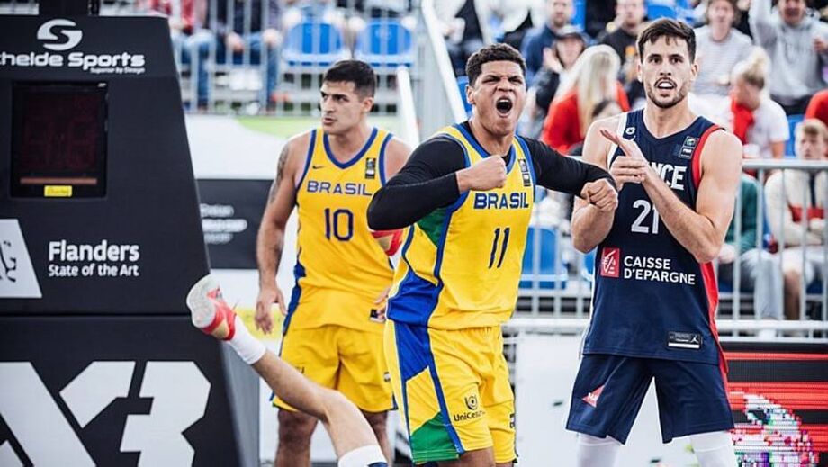 Seleção brasileira vence a França, de virada, no segundo jogo do dia